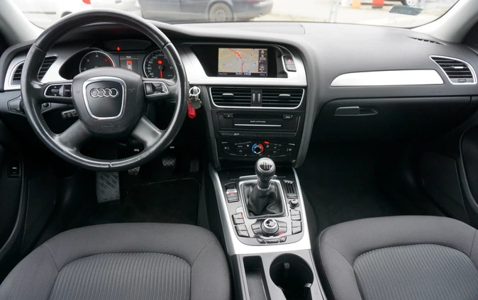 Audi A4 cena 37900 przebieg: 173000, rok produkcji 2011 z Brzozów małe 232